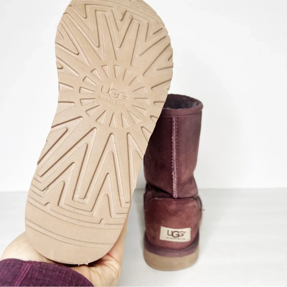 UGG Classic Short Purple Sherpa Suede Boots Winter Snow Size 7 Women’s